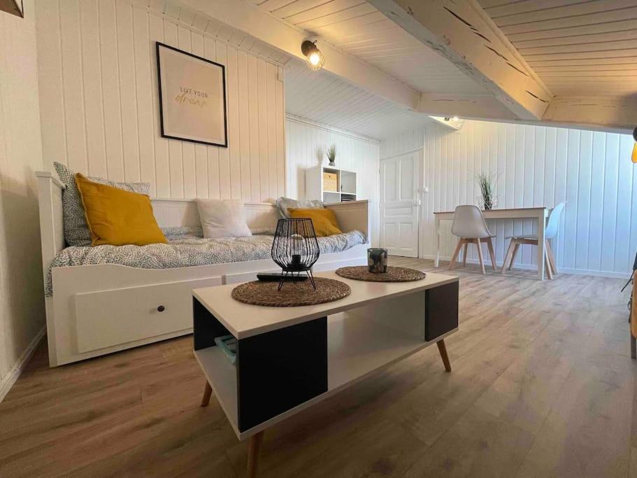 Studio Cosy, En Centre, Proche Gare, Vue Degagee ヴァランス エクステリア 写真